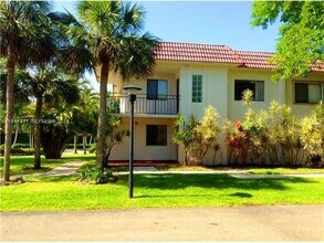 Building Photo - 16168 Laurel Dr