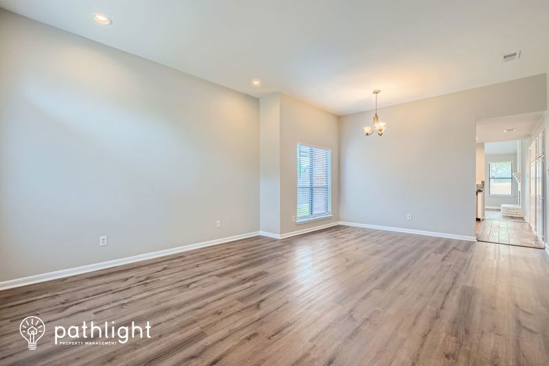 Foto principal - 2528 Widgeon Way