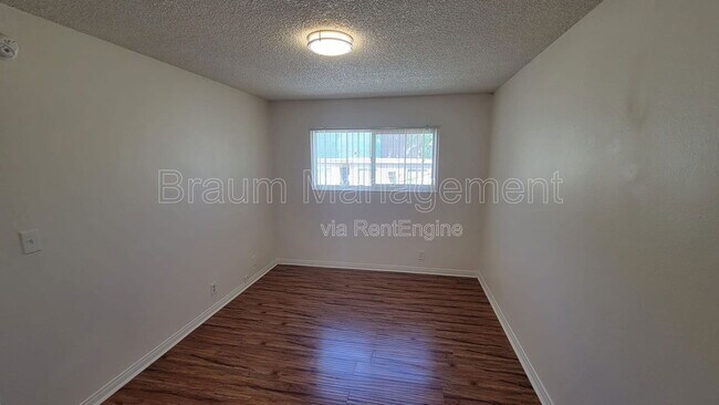 Foto del edificio - 14801 Delano St