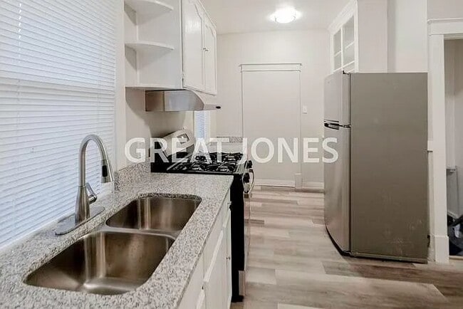 Foto del edificio - 8626 Argyle Ave