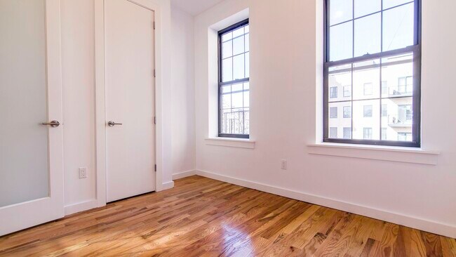 Foto del edificio - 381 S 3rd St