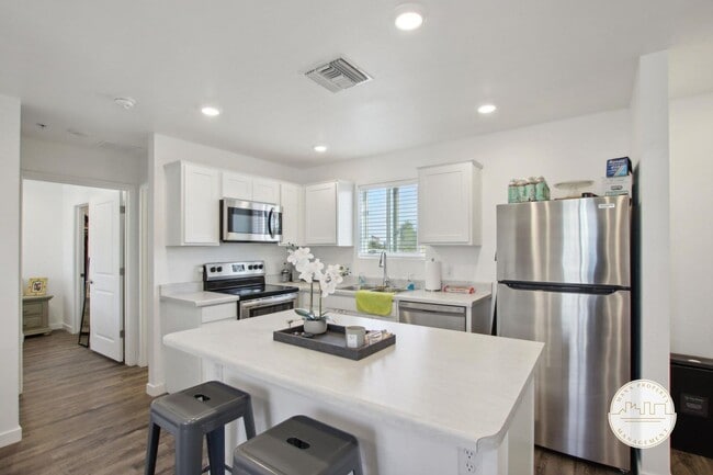 Building Photo - Village On Greenway