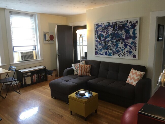 Building Photo - 11 Gorham St