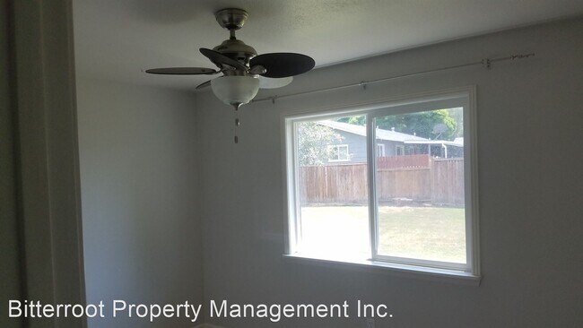 Building Photo - 3 br, 2 bath House - 7 Orchard Court