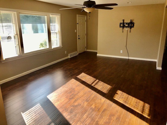 Building Photo - 2530 Harmony Way