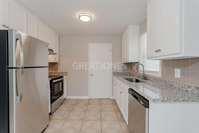 Building Photo - REDUCED! - NOW OFFERING 1/2 MONTH FREE WIT...