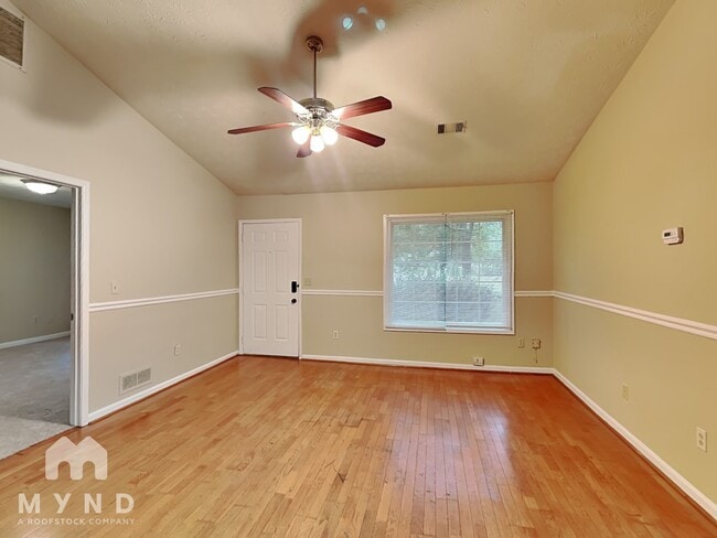 Foto del edificio - 2971 Meadow Ln