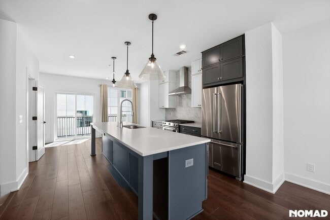 Building Photo - 201 New St