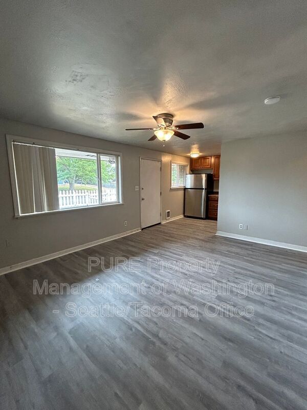 Building Photo - 4612 Lila Ln SW