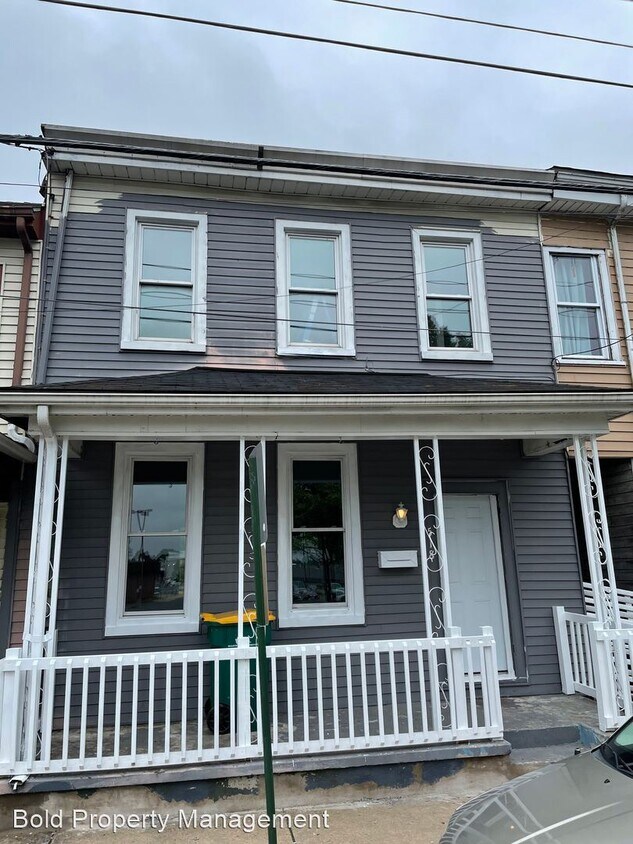 Primary Photo - 3 br, 1.5 bath House - 518 Willow St.