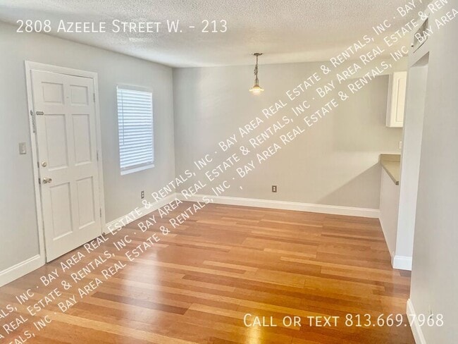 Building Photo - 2808 W Azeele St