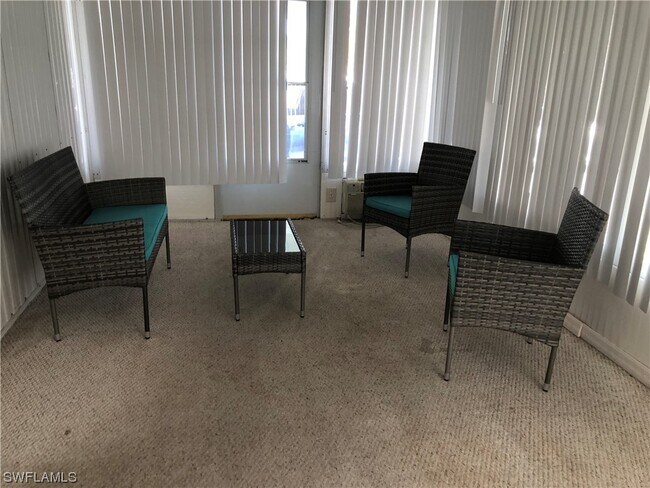 Foto del edificio - 5351 Forest Park Dr