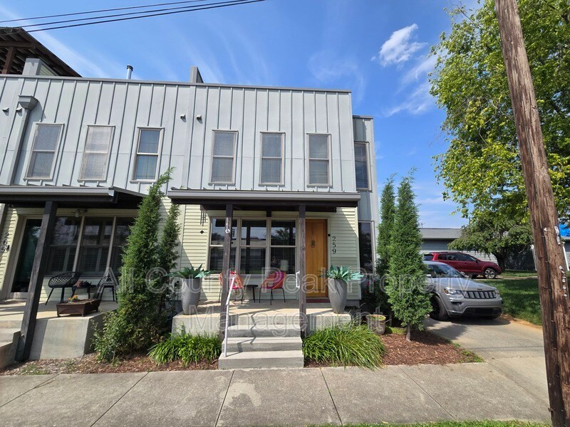 Primary Photo - 259 W 19th St