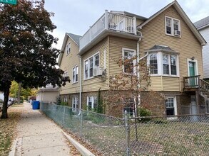 Building Photo - 3136 N Paulina St