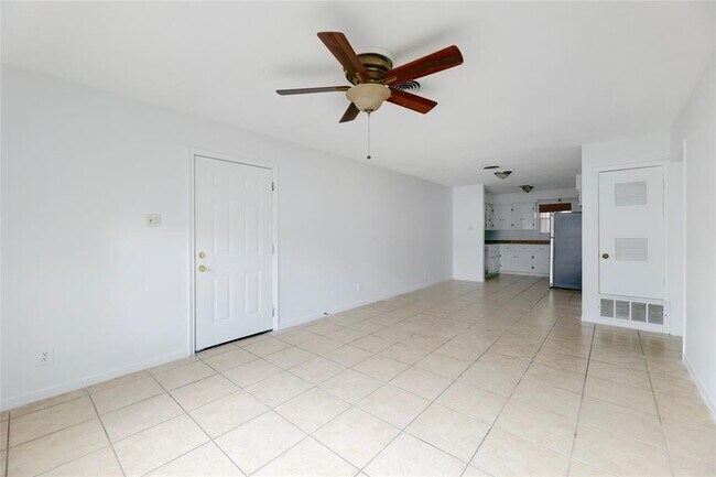 Building Photo - 3402 Grande Ct