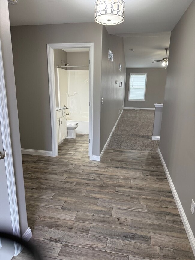 Building Photo - 350 Stone Village Dr