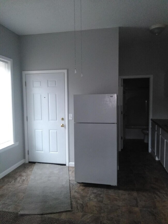 Entry way - 1501 Francis St