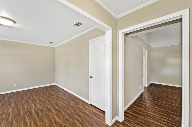 Building Photo - 7730 Arrowhead Ln