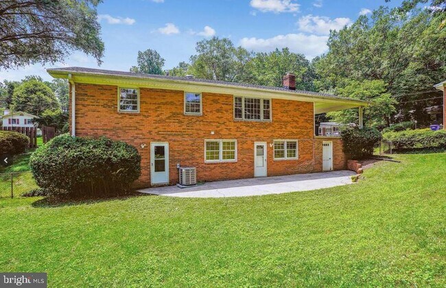 Foto del edificio - 8634 Aberdeen Ct