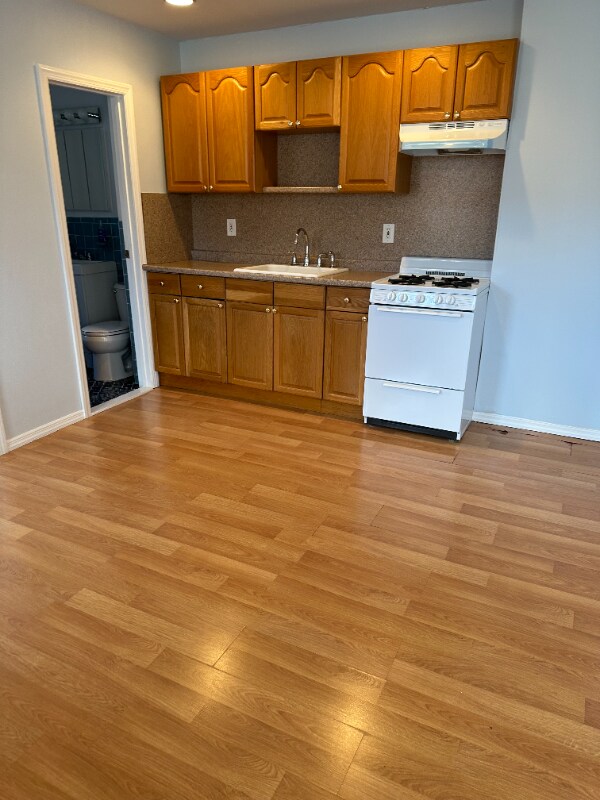 Building Photo - 1745 70th St