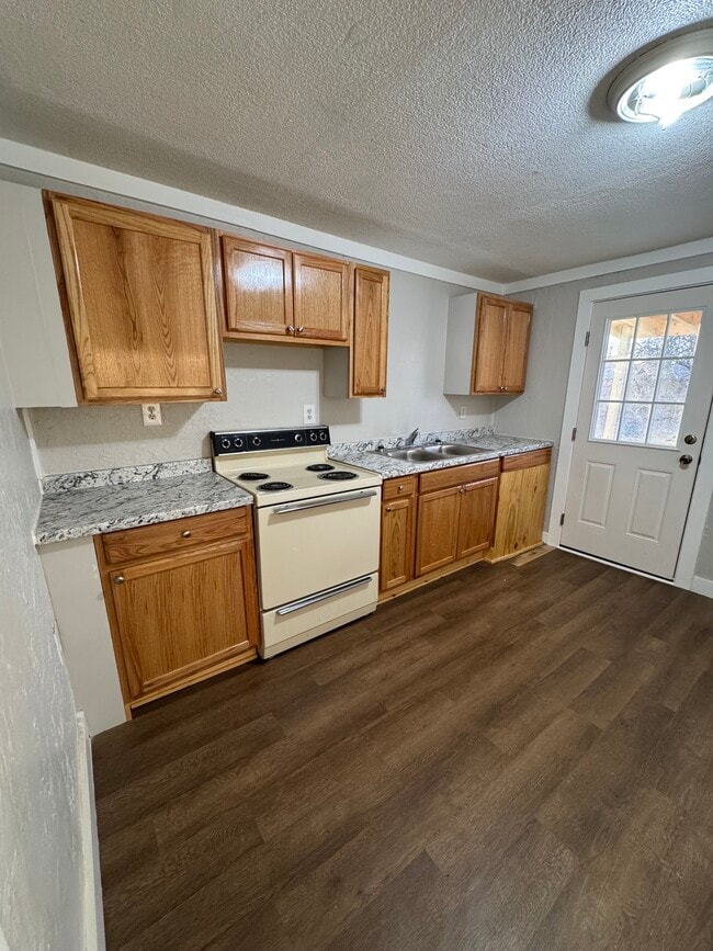 Foto del edificio - 4107 N Hammond Ave