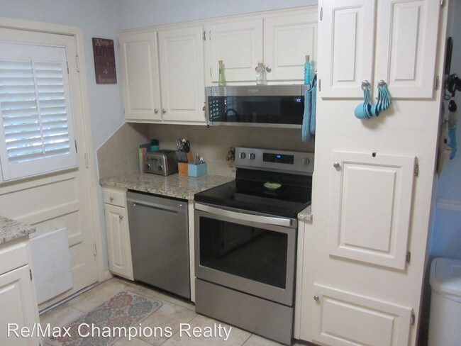 Building Photo - 4 br, 3 bath House - 2915 Auburn Ave