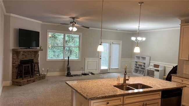 Building Photo - 4085 Huron Dr