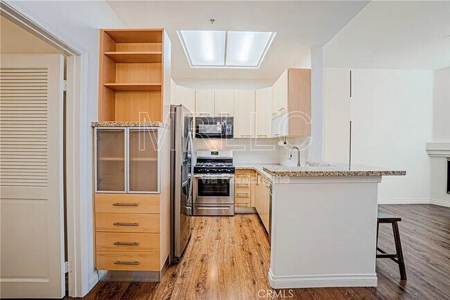 Foto del edificio - 7111 S La Tijera Blvd