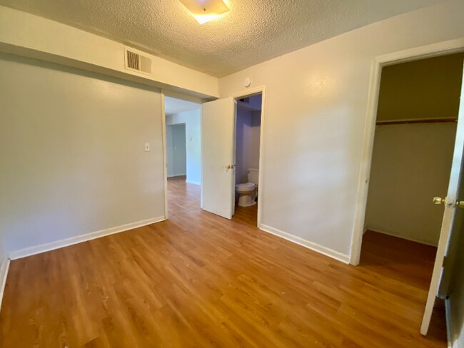 Foto del edificio - 2307 S Fraser St