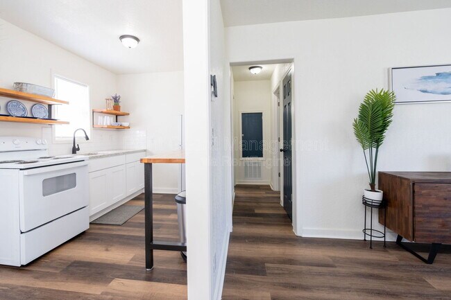 Foto del edificio - 859 S Beverly St