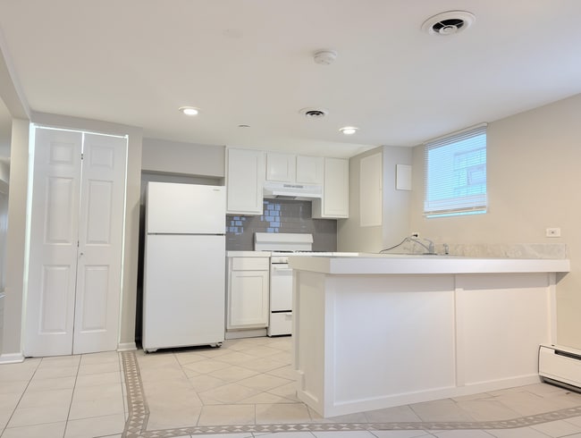 Building Photo - 125 S Leavitt St