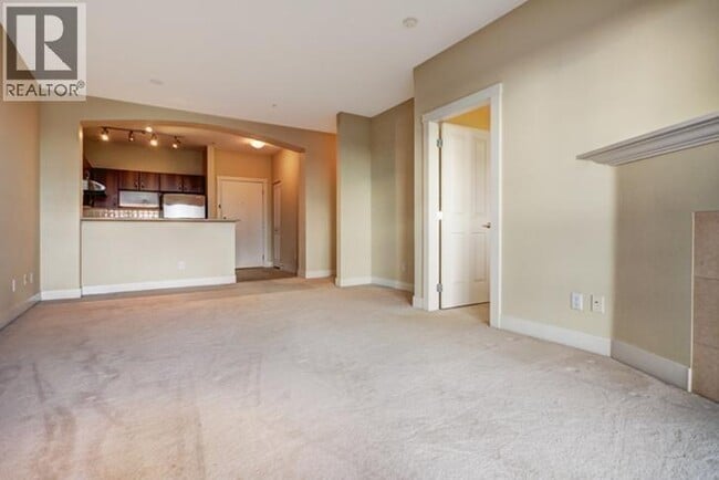 Building Photo - 995 W 59th Ave