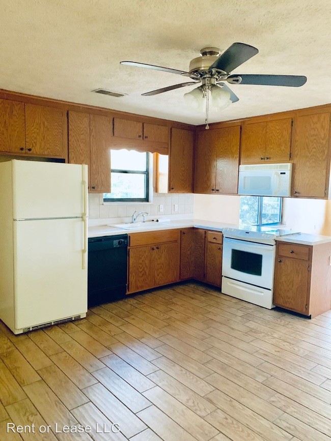 Building Photo - 2 br, 2 bath Apartment - 2709 Roberts Road