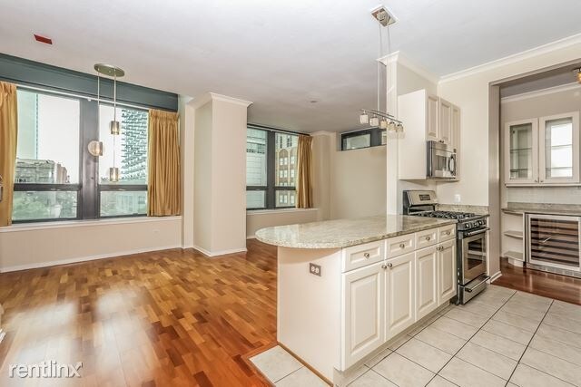 Building Photo - 3 br, 2.5 bath Condo - 600 N Kingsbury St # 5