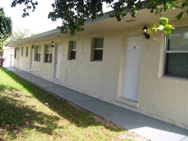 Foto del edificio - 1060 NE 80th St