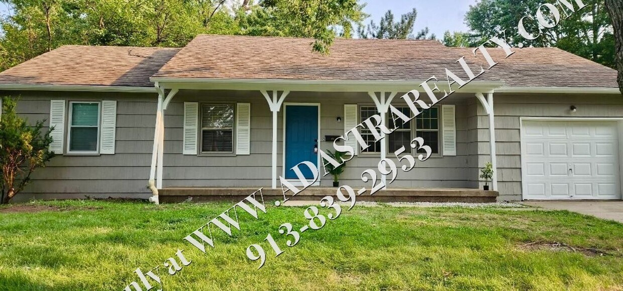Primary Photo - Beautiful 3 bed 1.5 bath home on Overland ...