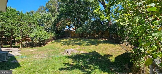 Foto del edificio - 824 Cabin John Pkwy