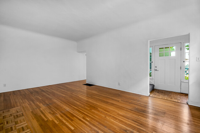 Foto del edificio - 425 S Oakhurst Dr