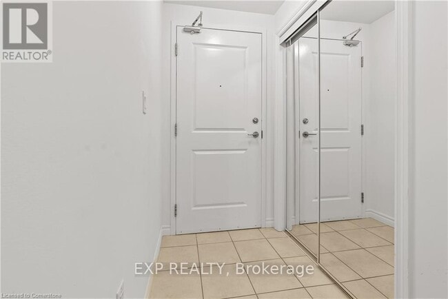 Photo du bâtiment - 427-427 Aberdeen Ave