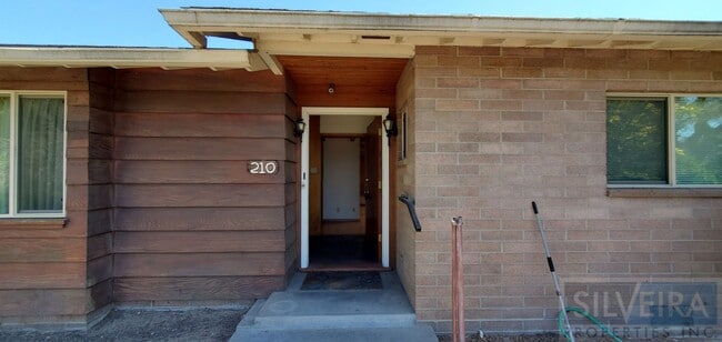 Building Photo - Exceptional, quiet home in Orcutt Area!