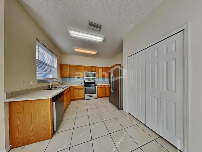 Building Photo - 607 Grand Canyon Dr