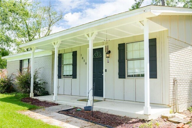 Building Photo - 1850 Panorama Blvd W