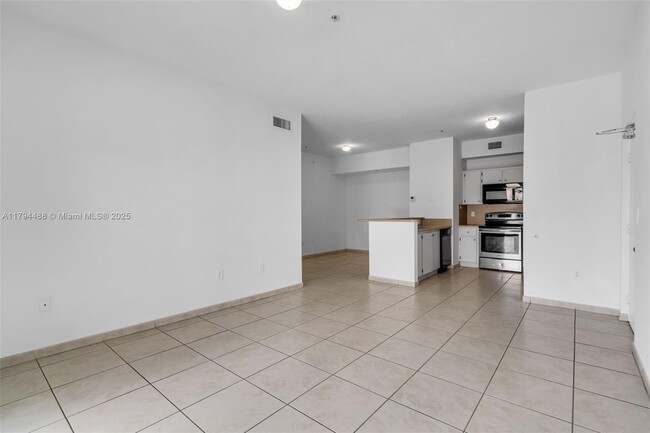Foto del edificio - 7280 NW 114th Ave