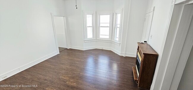 Building Photo - 126 S Rebecca Ave