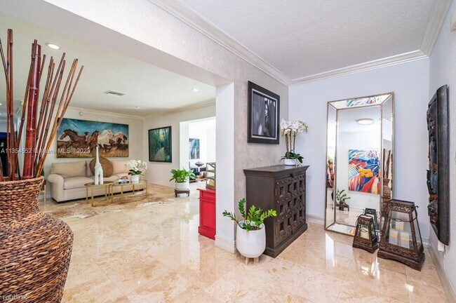 Building Photo - 4 br, 5 bath House - 10380 SW 110th St