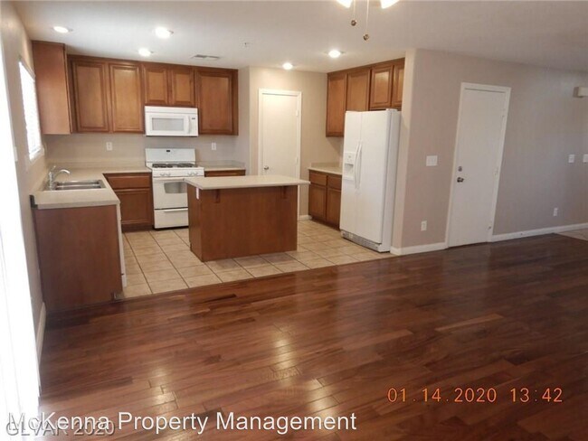 Building Photo - 1152 Paradise Garden Dr