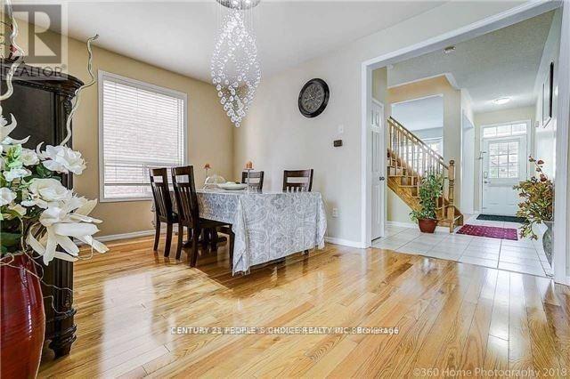 Photo du bâtiment - 28 Meandering Trail