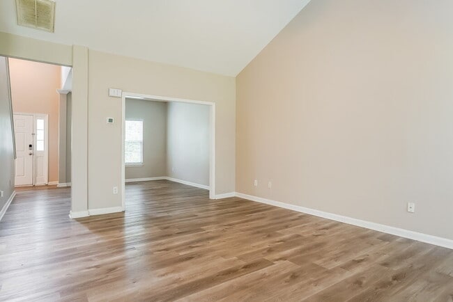 Building Photo - 9621 White Carriage Dr