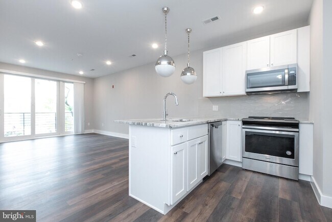 Building Photo - 45 W Haines St