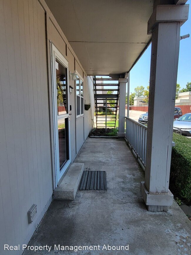 Foto del edificio - 2 br, 2 bath House - 6718 S Lewis Ave, Uni...